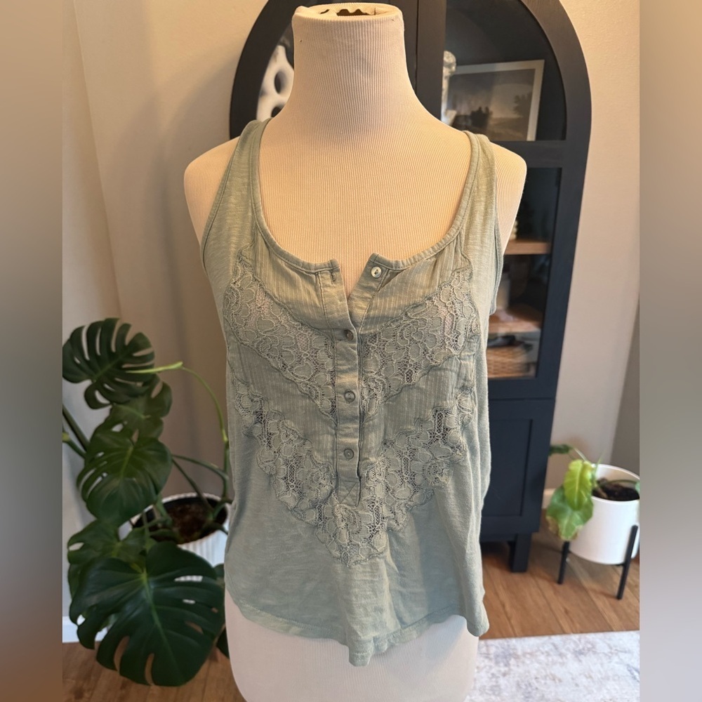 Pins and needles tank top women’s size XS